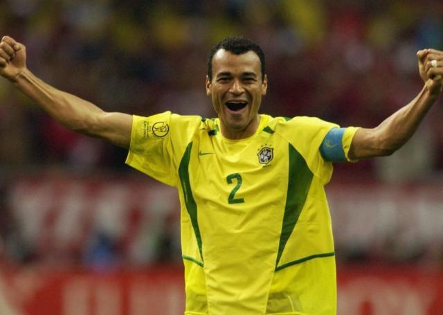 九游官网下载-2022年2月22日，会让我们想到哪些传奇右后卫？