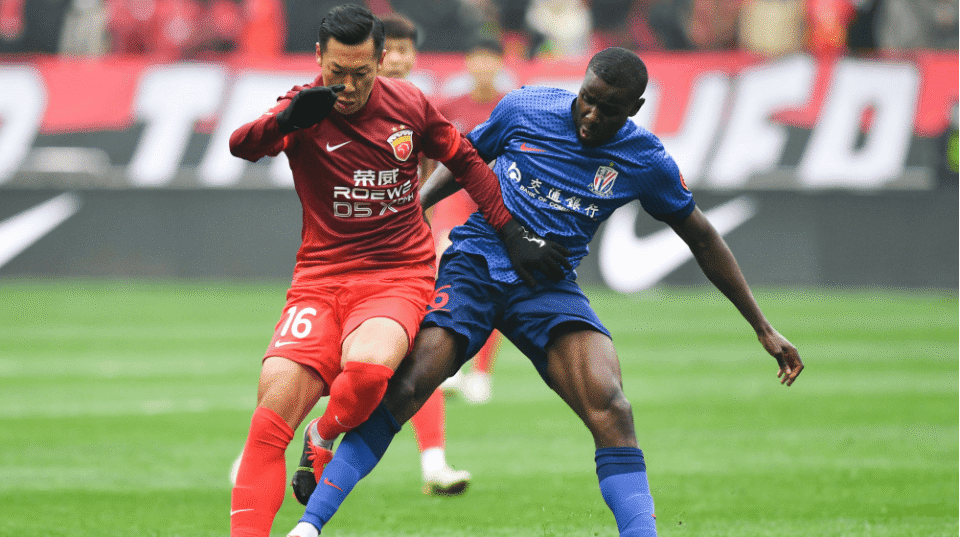 九游体育-前申花外援炮轰斯卢茨基：伤愈1周便让我首发 与他交恶迫使我离队